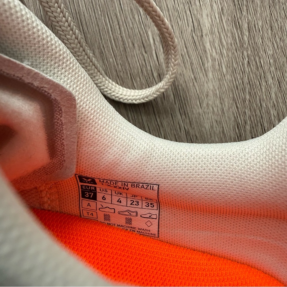 NEW Veja Dekkan Sneaker 37/6 - Picture 8 of 8